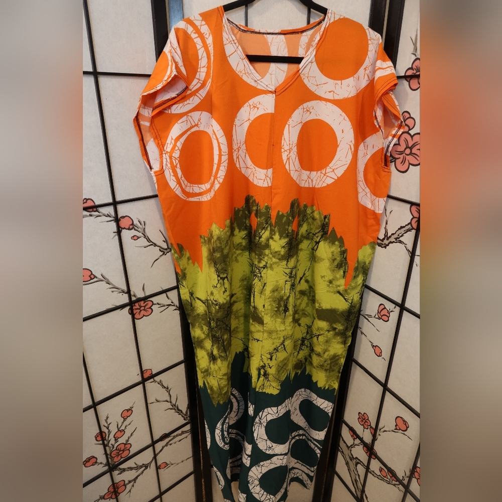 Vibrant Short Sleeve Orange and Green Patterned Long Kaftan Mumu NWOT